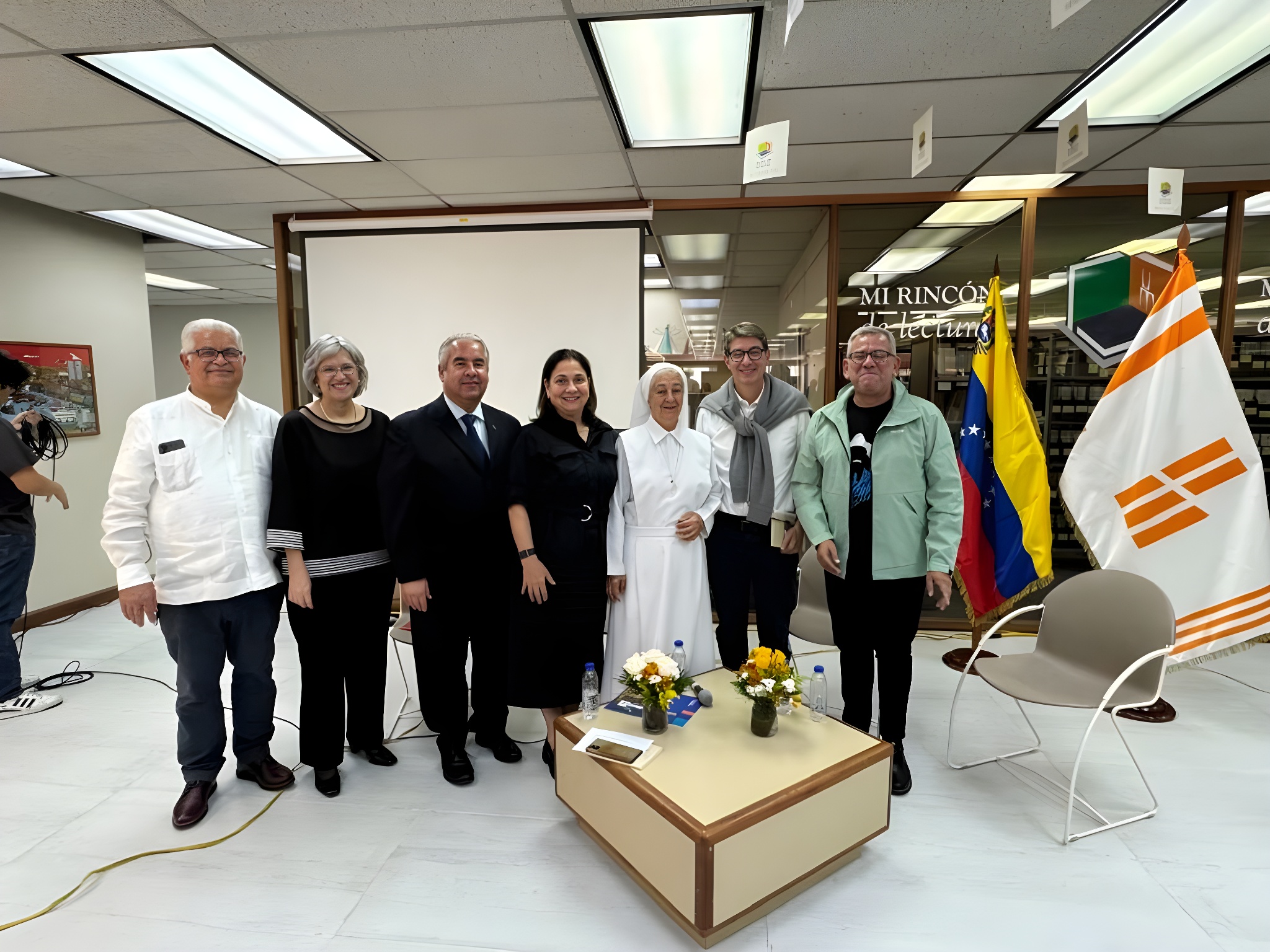 Biblioteca Pedro Grases Huellas de Santidad – Ecos de la ciencia